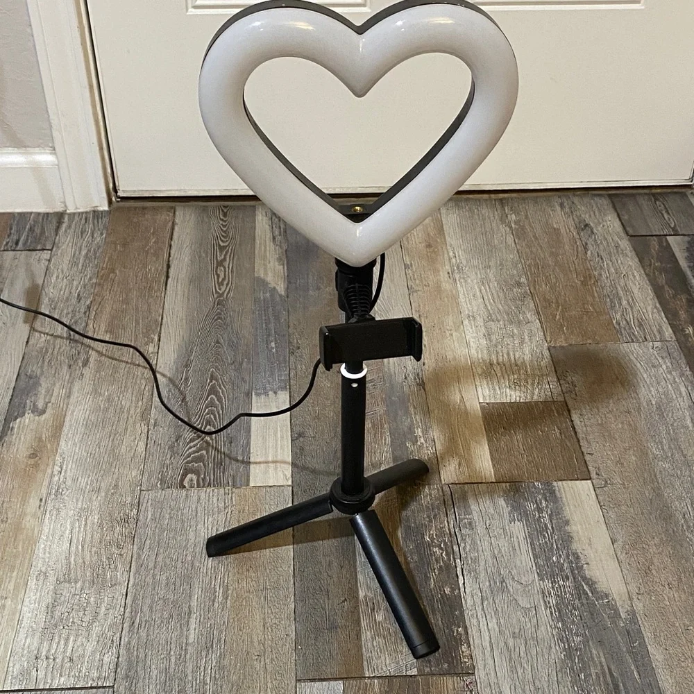 Heart-Shaped LED Ring Light with Tripod - Black